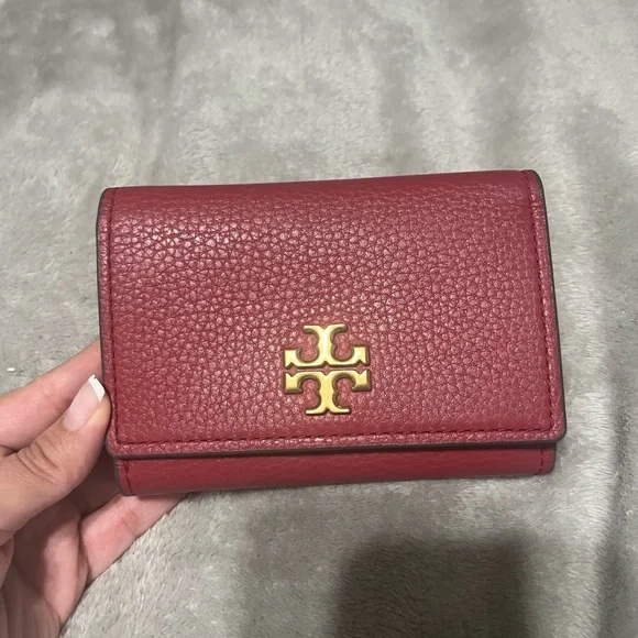 TORY BURCH LIMITED EDITION KIRA MEDIUM
FLAP WALLET - Picture 4 of 9